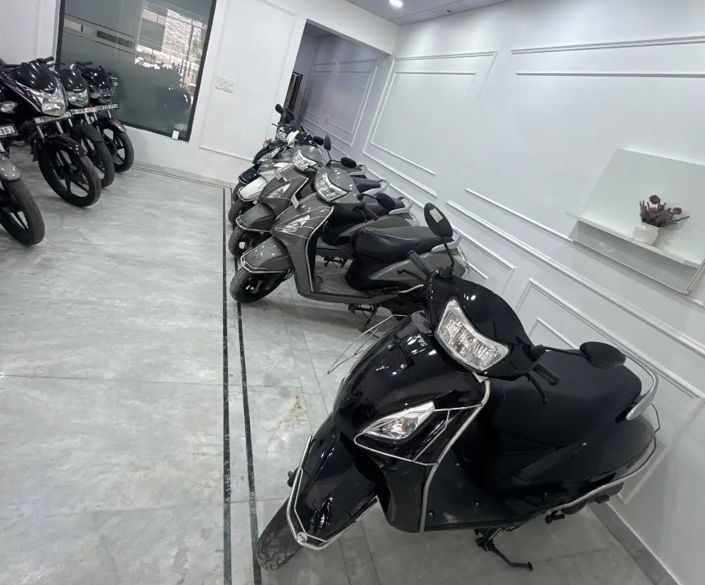 Scooters at VS Motor